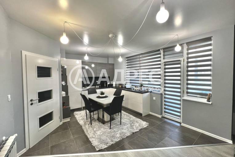 Тристаен апартамент, Сливен, Сини камъни, 689091, Снимка 1