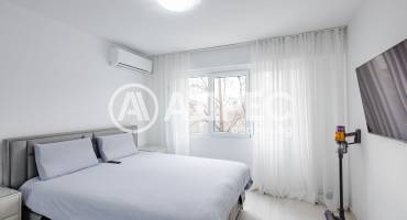 Многостаен апартамент, Варна, Левски, 686104, Снимка 3