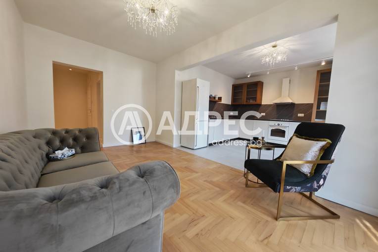 Тристаен апартамент, София, Докторска градина, 686107, Снимка 1