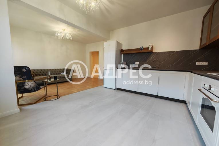 Тристаен апартамент, София, Докторска градина, 686107, Снимка 2