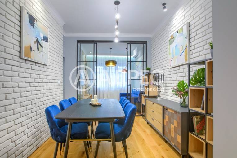 Тристаен апартамент, София, Център, 675114, Снимка 1