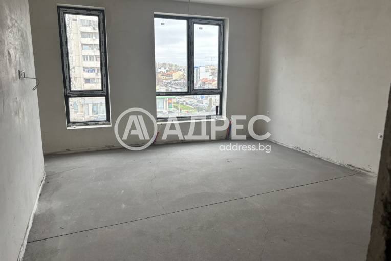 Тристаен апартамент, София, Надежда 1, 678115, Снимка 1