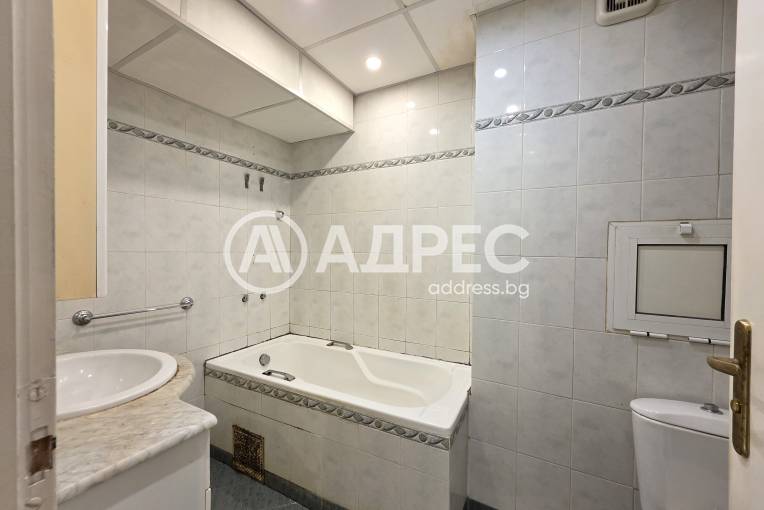 Многостаен апартамент, София, Лагера, 672117, Снимка 15