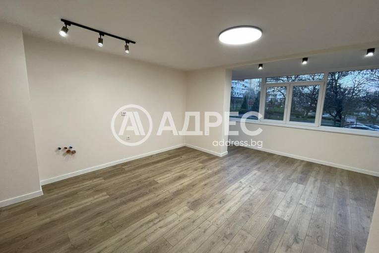 Тристаен апартамент, Варна, Владислав Варненчик, 693117, Снимка 1