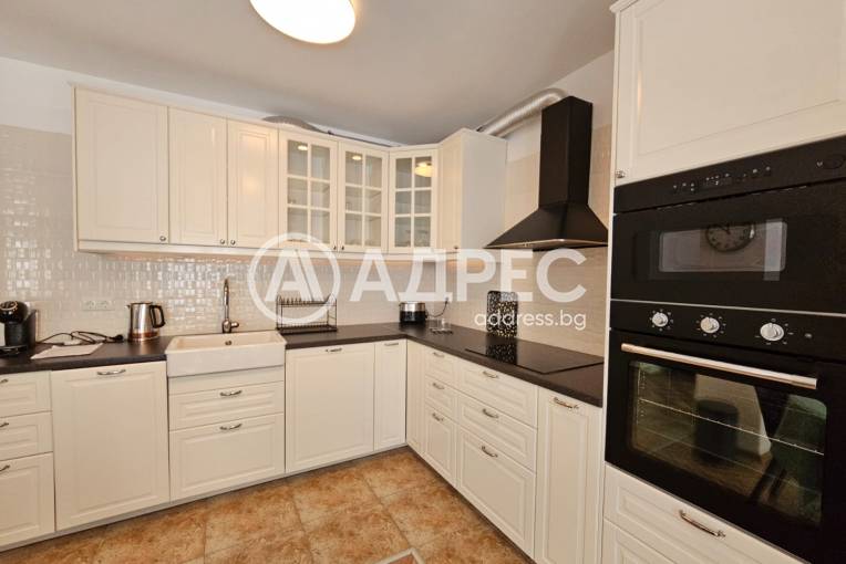 Тристаен апартамент, Варна, Цветен квартал, 677121, Снимка 1