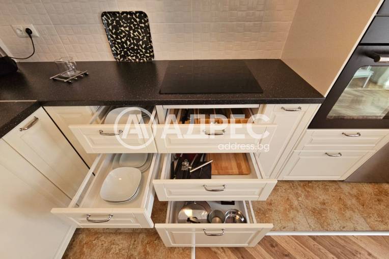 Тристаен апартамент, Варна, Цветен квартал, 677121, Снимка 6