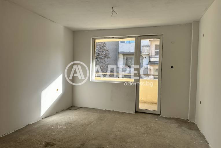 Тристаен апартамент, Плевен, 9-ти квартал, 678124, Снимка 3