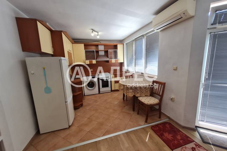 Тристаен апартамент, Варна, Гръцка махала, 700124, Снимка 2