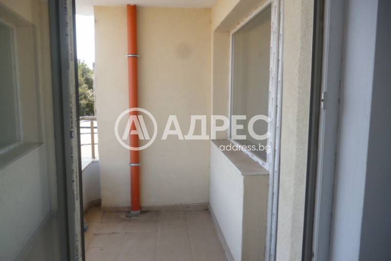 Тристаен апартамент, Добрич, Център, 667126, Снимка 2
