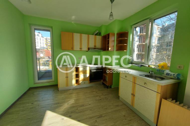 Тристаен апартамент, София, Надежда 2, 677129, Снимка 1