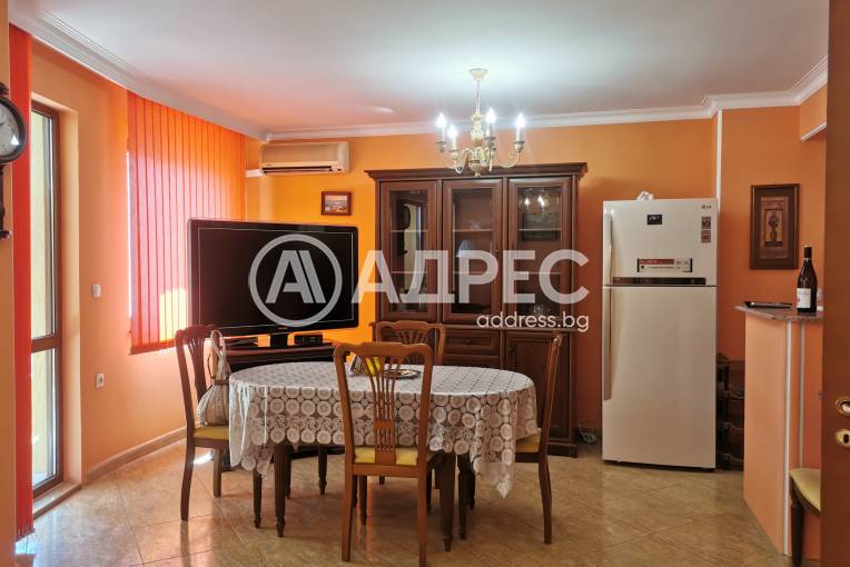 Тристаен апартамент, Варна, Зимно кино Тракия, 681129, Снимка 1