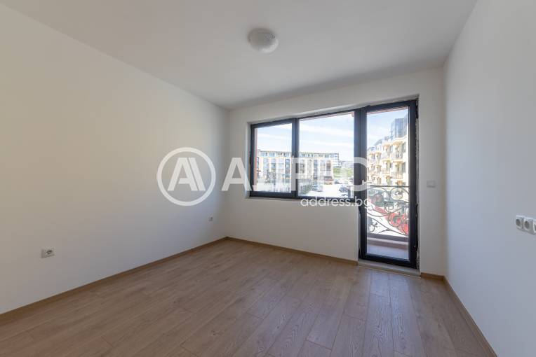 Двустаен апартамент, Варна, к.к. Св.Св. Константин и Елена, 692129, Снимка 4