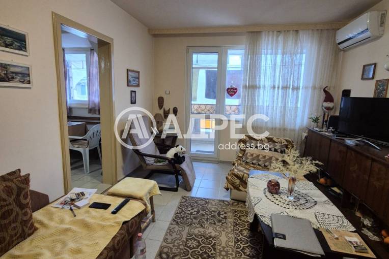 Тристаен апартамент, Варна, Лятно кино Тракия, 682141, Снимка 1