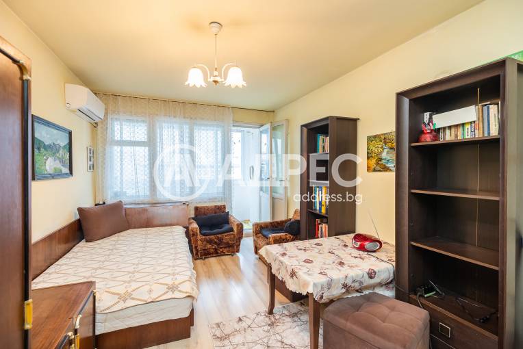 Двустаен апартамент, Варна, Общината, 692149, Снимка 1