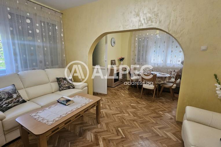 Тристаен апартамент, Стара Загора, Център, 692151, Снимка 1