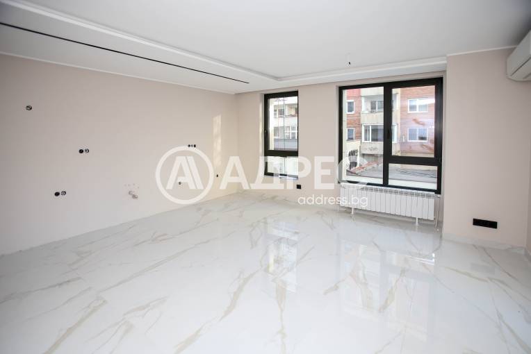 Тристаен апартамент, София, Лозенец, 681155, Снимка 1