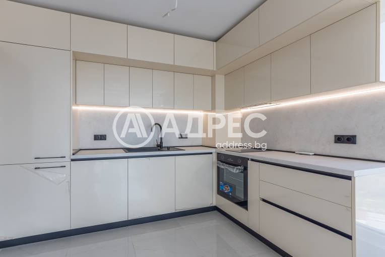 Тристаен апартамент, Варна, Възраждане 3, 689155, Снимка 1