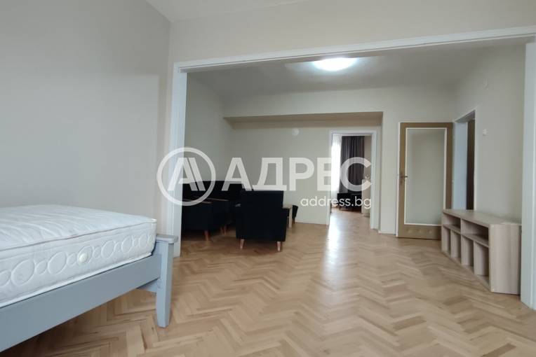 Многостаен апартамент, Севлиево, Идеален център, 676156, Снимка 1