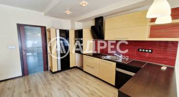 Тристаен апартамент, Варна, Електрон, 689162, Снимка 1