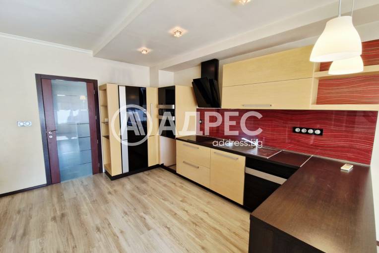 Тристаен апартамент, Варна, Електрон, 689162, Снимка 1