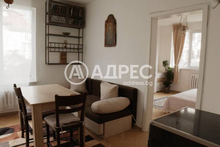 Тристаен апартамент, София, Иван Вазов, 681163, Снимка 2