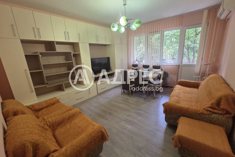 Тристаен апартамент, Езерово, 702164, Снимка 1
