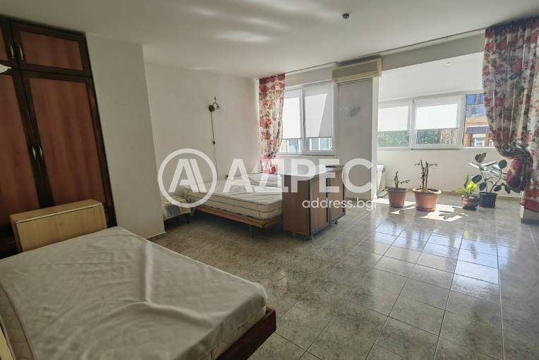 Тристаен апартамент, Варна, Спортна зала, 653166, Снимка 12