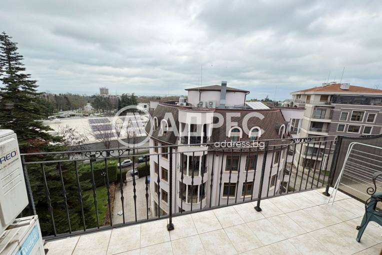 Тристаен апартамент, Варна, к.к. Св.Св. Константин и Елена, 678167, Снимка 12