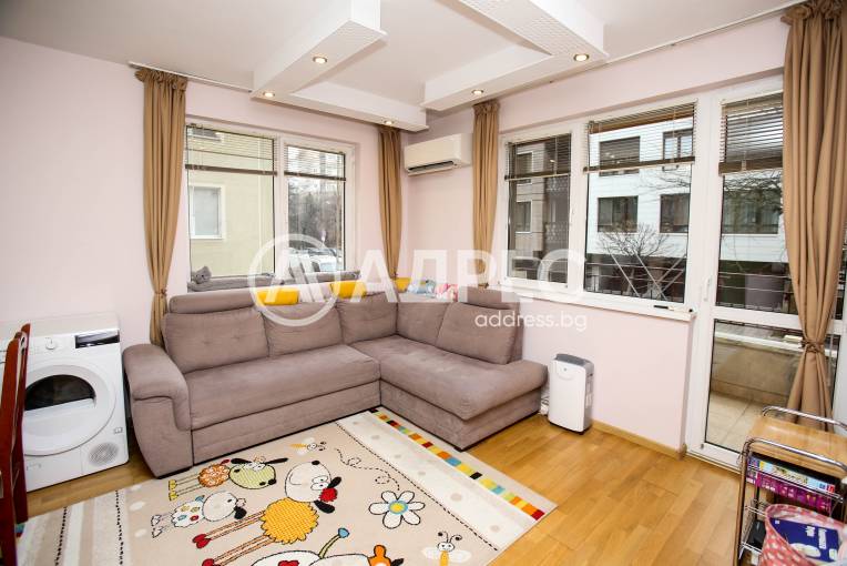 Двустаен апартамент, София, Красно село, 681168, Снимка 1