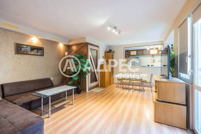 Тристаен апартамент, Варна, Чаталджа, 682170, Снимка 1