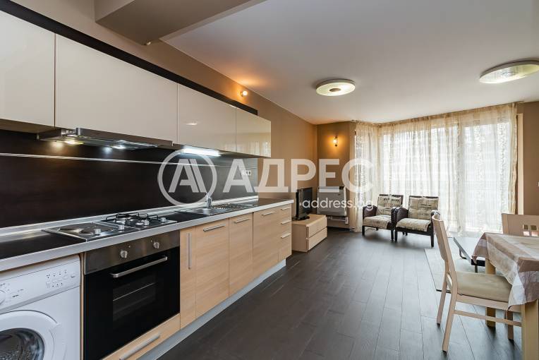 Тристаен апартамент, Варна, Център, 687175, Снимка 1