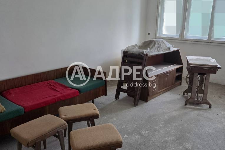 Тристаен апартамент, Ямбол, Васил Левски, 700176, Снимка 4
