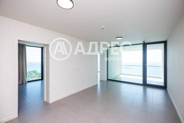 Двустаен апартамент, Каварна, 665177, Снимка 1