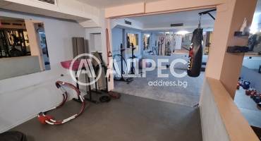 Търговски помещения, Варна, Червен площад, 689179, Снимка 3