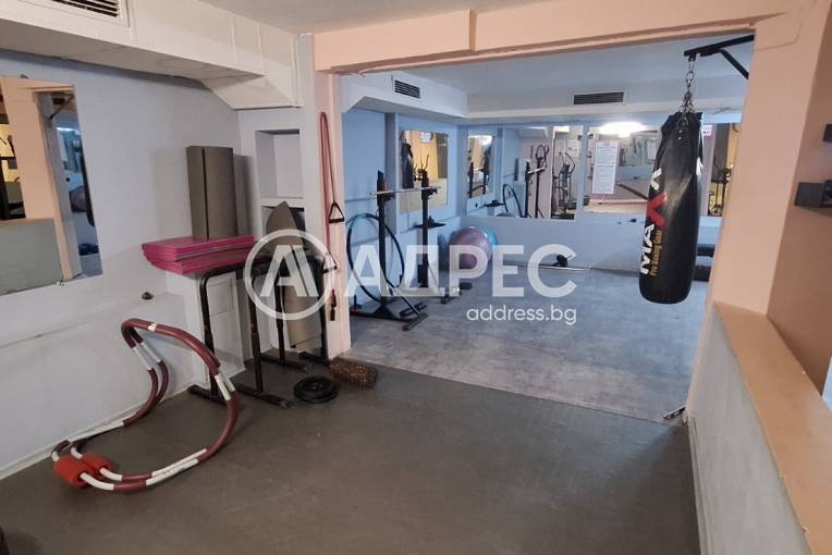 Търговски помещения, Варна, Червен площад, 689179, Снимка 3