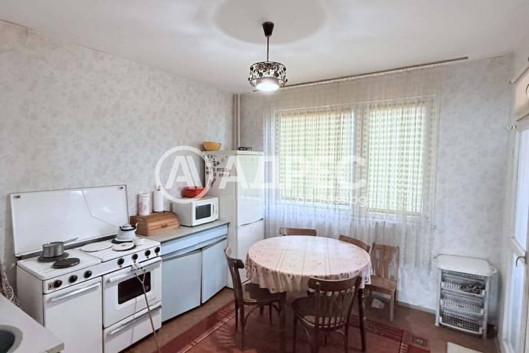 Тристаен апартамент, Добрич, Градски парк Свети Георги, 694179, Снимка 1