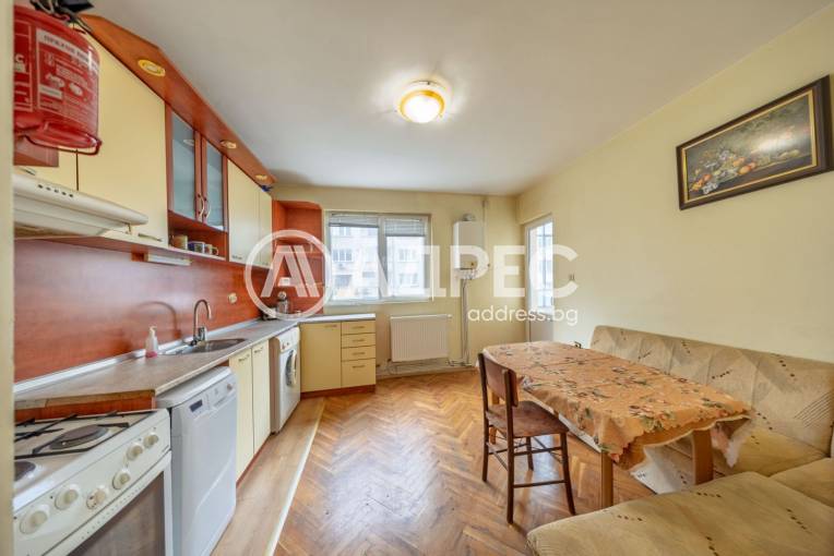 Тристаен апартамент, Плевен, 9-ти квартал, 655182, Снимка 1