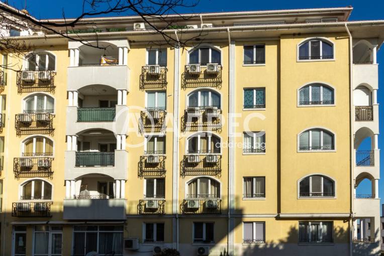 Тристаен апартамент, Варна, к.к. Св.Св. Константин и Елена, 674183, Снимка 1