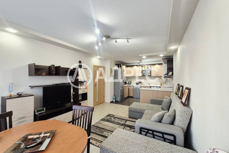 Двустаен апартамент, Варна, Генералите, 688185, Снимка 2