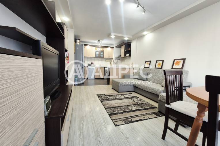 Двустаен апартамент, Варна, Генералите, 688185, Снимка 4