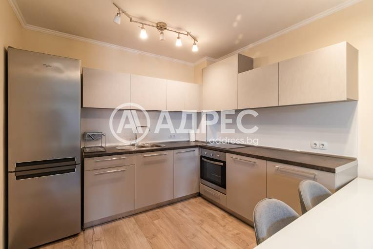 Двустаен апартамент, Варна, Общината, 688187, Снимка 2