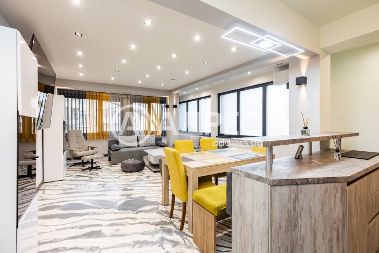 Тристаен апартамент, Варна, Идеален център, 676189, Снимка 1