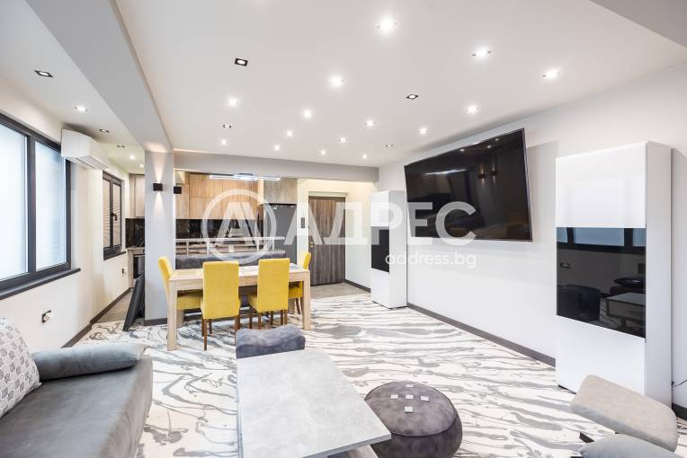 Тристаен апартамент, Варна, Идеален център, 676189, Снимка 3