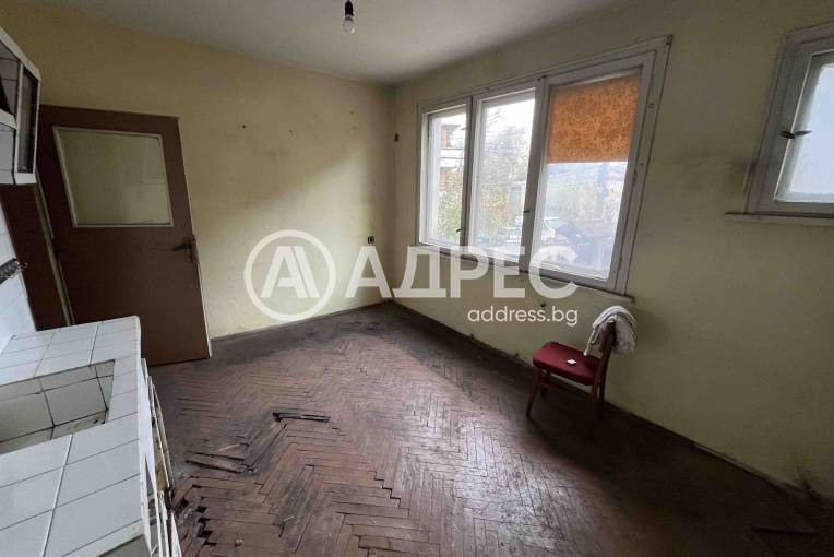 Тристаен апартамент, Ловеч, Център, 677195, Снимка 2