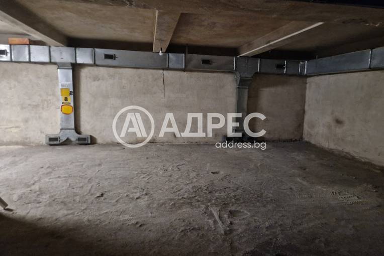 Паркомясто/Гаражна клетка, Варна, Окръжна болница, 669196, Снимка 1