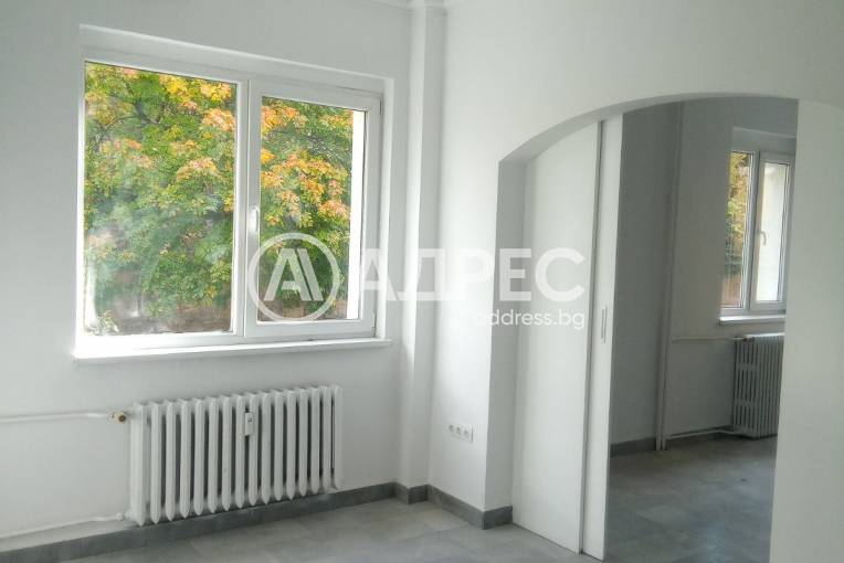 Тристаен апартамент, София, Център, 677198, Снимка 1