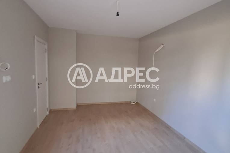 Тристаен апартамент, Варна, Колхозен пазар, 697198, Снимка 2