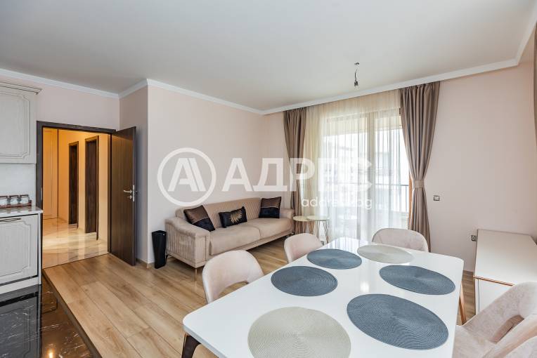 Тристаен апартамент, Варна, Трошево, 668199, Снимка 1