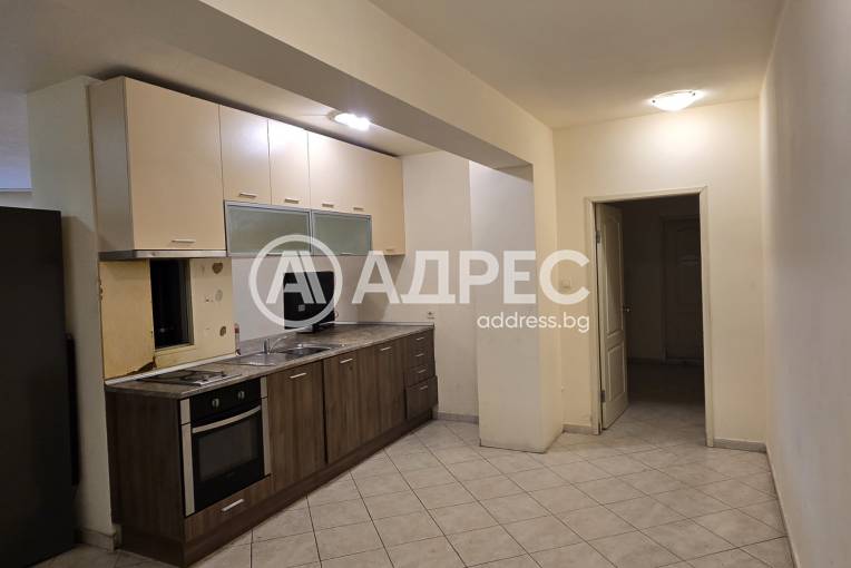 Тристаен апартамент, София, Борово, 651201, Снимка 1