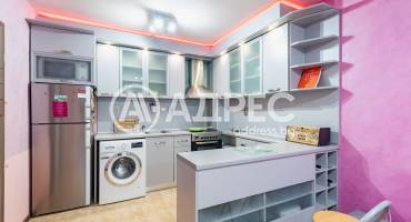 Тристаен апартамент, Варна, Общината, 681201, Снимка 1